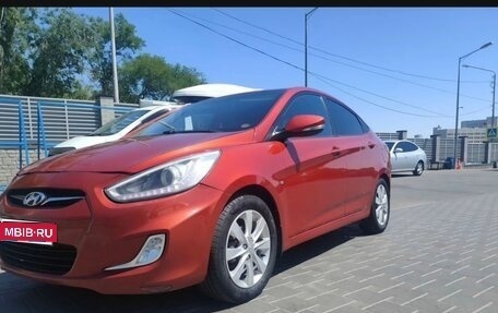 Hyundai Solaris II рестайлинг, 2013 год, 505 000 рублей, 1 фотография