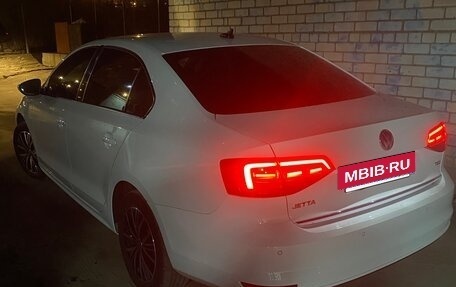 Volkswagen Jetta VI, 2017 год, 1 899 000 рублей, 13 фотография