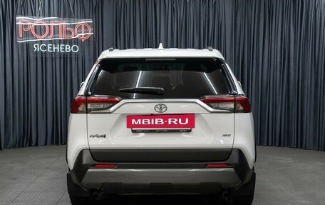 Toyota RAV4, 2019 год, 2 998 000 рублей, 6 фотография