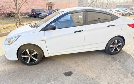 Hyundai Solaris II рестайлинг, 2013 год, 440 000 рублей, 4 фотография