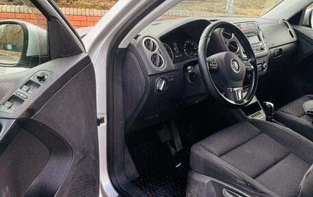 Volkswagen Tiguan I, 2010 год, 1 000 000 рублей, 2 фотография