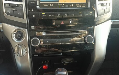 Toyota Land Cruiser 200, 2014 год, 4 200 000 рублей, 8 фотография