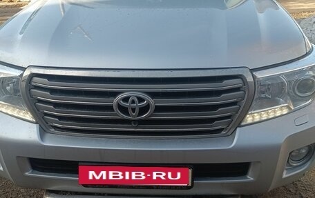 Toyota Land Cruiser 200, 2014 год, 4 200 000 рублей, 6 фотография