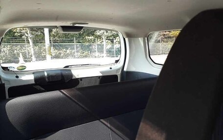 Toyota Probox I, 2018 год, 965 000 рублей, 10 фотография