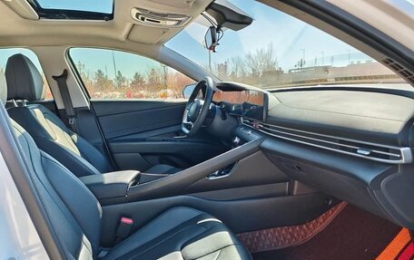 Hyundai Elantra, 2023 год, 1 580 000 рублей, 17 фотография