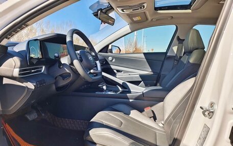 Hyundai Elantra, 2023 год, 1 580 000 рублей, 18 фотография