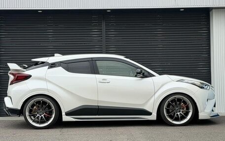 Toyota C-HR I рестайлинг, 2023 год, 1 840 099 рублей, 8 фотография