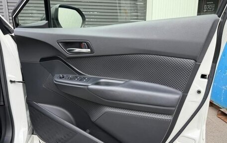 Toyota C-HR I рестайлинг, 2023 год, 1 840 099 рублей, 21 фотография