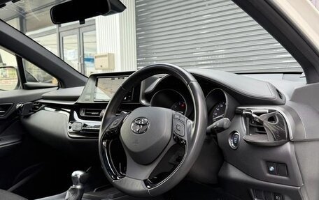 Toyota C-HR I рестайлинг, 2023 год, 1 840 099 рублей, 24 фотография