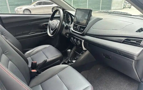 Toyota Yaris XP150 рестайлинг, 2021 год, 1 090 017 рублей, 16 фотография