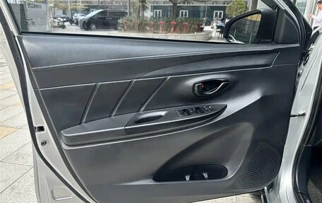 Toyota Yaris XP150 рестайлинг, 2021 год, 1 090 017 рублей, 20 фотография