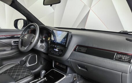 Mitsubishi Outlander III рестайлинг 3, 2022 год, 2 821 000 рублей, 12 фотография