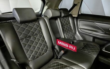 Mitsubishi Outlander III рестайлинг 3, 2022 год, 2 821 000 рублей, 16 фотография