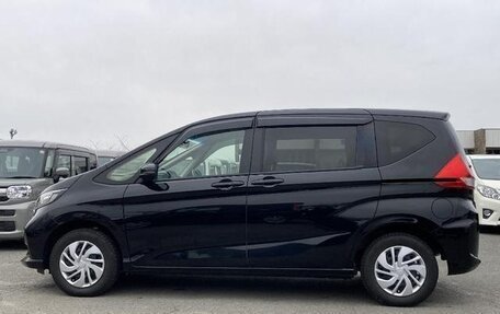 Honda Freed II, 2022 год, 1 300 000 рублей, 4 фотография