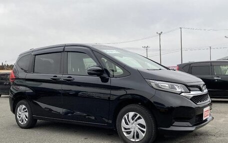 Honda Freed II, 2022 год, 1 300 000 рублей, 2 фотография