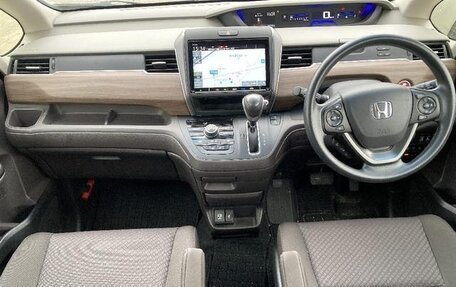 Honda Freed II, 2022 год, 1 300 000 рублей, 8 фотография