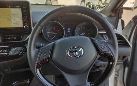 Toyota C-HR I рестайлинг, 2023 год, 1 950 099 рублей, 16 фотография