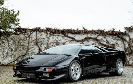 Lamborghini Diablo, 1991 год, 38 800 000 рублей, 2 фотография