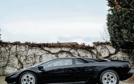 Lamborghini Diablo, 1991 год, 38 800 000 рублей, 3 фотография