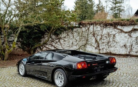 Lamborghini Diablo, 1991 год, 38 800 000 рублей, 6 фотография