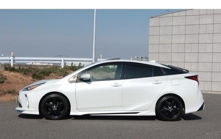 Toyota Prius IV XW50, 2021 год, 1 760 007 рублей, 3 фотография