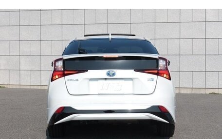 Toyota Prius IV XW50, 2021 год, 1 760 007 рублей, 5 фотография