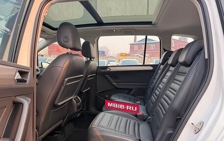 Volkswagen Touran III, 2021 год, 1 680 007 рублей, 11 фотография