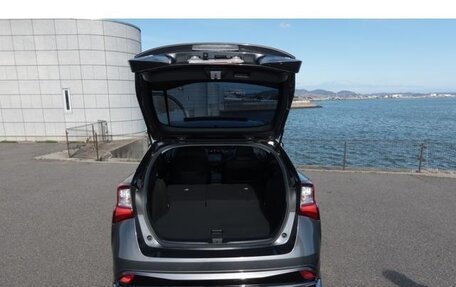 Toyota Prius IV XW50, 2020 год, 1 803 007 рублей, 18 фотография