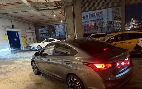 Hyundai Solaris II рестайлинг, 2019 год, 1 300 000 рублей, 3 фотография