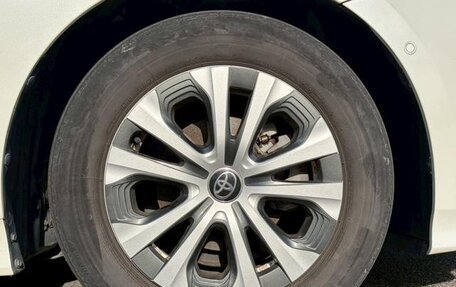 Toyota Prius IV XW50, 2021 год, 1 938 007 рублей, 4 фотография