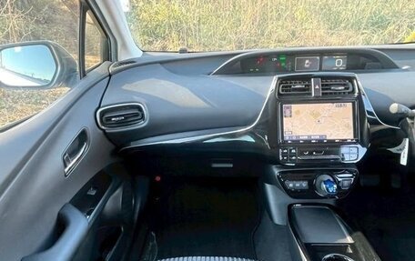 Toyota Prius IV XW50, 2021 год, 1 938 007 рублей, 6 фотография