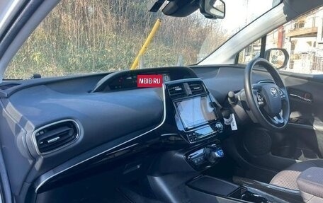 Toyota Prius IV XW50, 2021 год, 1 938 007 рублей, 8 фотография