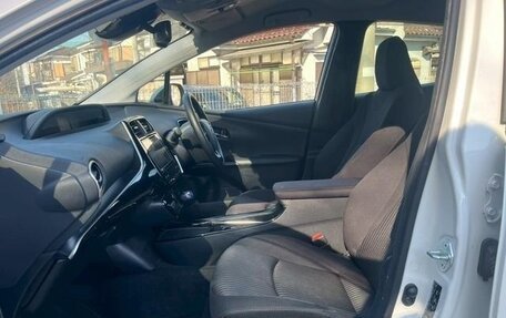 Toyota Prius IV XW50, 2021 год, 1 938 007 рублей, 16 фотография