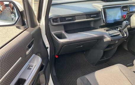 Honda Stepwgn IV, 2015 год, 1 550 035 рублей, 14 фотография