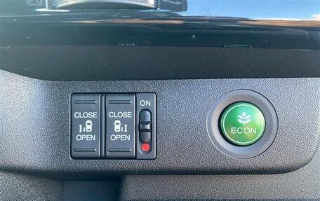 Honda Stepwgn IV, 2015 год, 1 550 035 рублей, 16 фотография