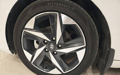 Hyundai Elantra, 2023 год, 1 700 000 рублей, 9 фотография