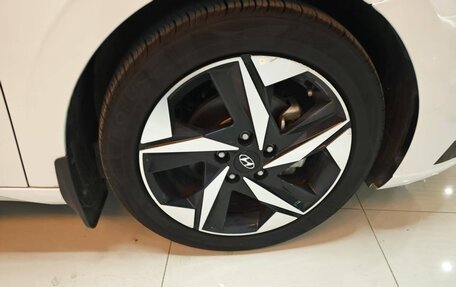 Hyundai Elantra, 2023 год, 1 700 000 рублей, 6 фотография