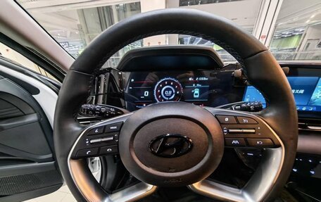 Hyundai Elantra, 2023 год, 1 700 000 рублей, 24 фотография