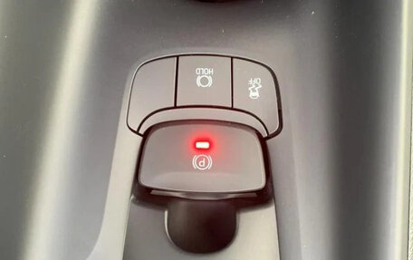 Toyota C-HR I рестайлинг, 2023 год, 1 950 099 рублей, 13 фотография