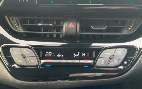 Toyota C-HR I рестайлинг, 2023 год, 1 950 099 рублей, 9 фотография