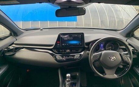 Toyota C-HR I рестайлинг, 2023 год, 1 950 099 рублей, 8 фотография