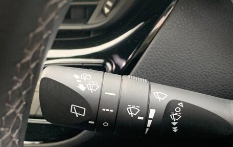 Toyota C-HR I рестайлинг, 2023 год, 1 950 099 рублей, 18 фотография