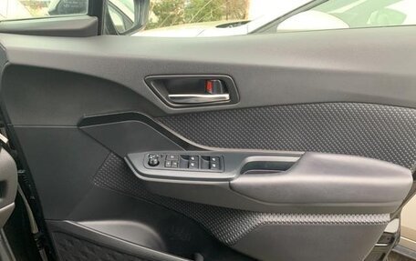 Toyota C-HR I рестайлинг, 2023 год, 1 950 099 рублей, 23 фотография