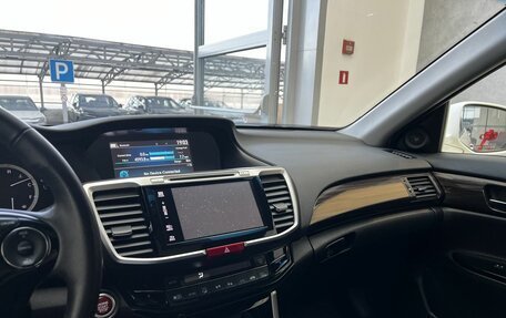 Honda Accord IX рестайлинг, 2017 год, 2 250 000 рублей, 15 фотография