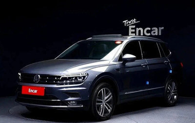 Volkswagen Tiguan II, 2021 год, 2 800 000 рублей, 1 фотография