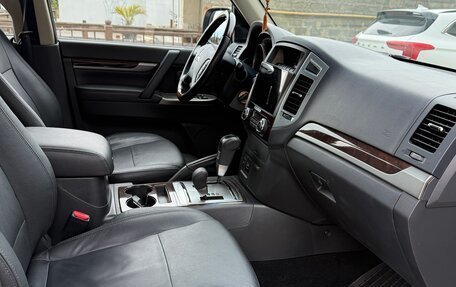 Mitsubishi Pajero IV, 2019 год, 3 999 000 рублей, 11 фотография