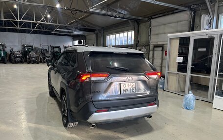 Toyota RAV4, 2019 год, 3 350 000 рублей, 5 фотография