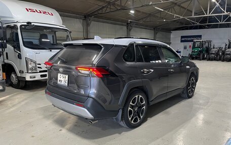 Toyota RAV4, 2019 год, 3 350 000 рублей, 4 фотография