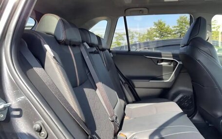 Toyota RAV4, 2019 год, 3 350 000 рублей, 6 фотография