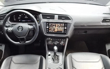 Volkswagen Tiguan II, 2021 год, 2 800 000 рублей, 4 фотография